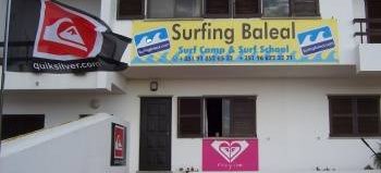 Surfing Baleal - Surf Camp and School, Baleal, Portugal
