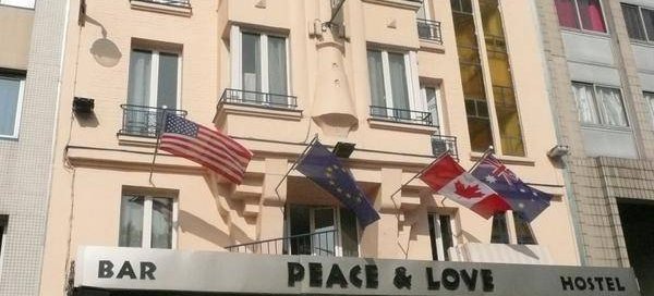 Peace and Love Hostel, Paris 10 Entrepot, France